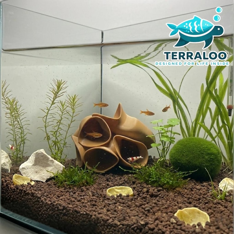 Pleco Hotel Aquarium Cave in tank